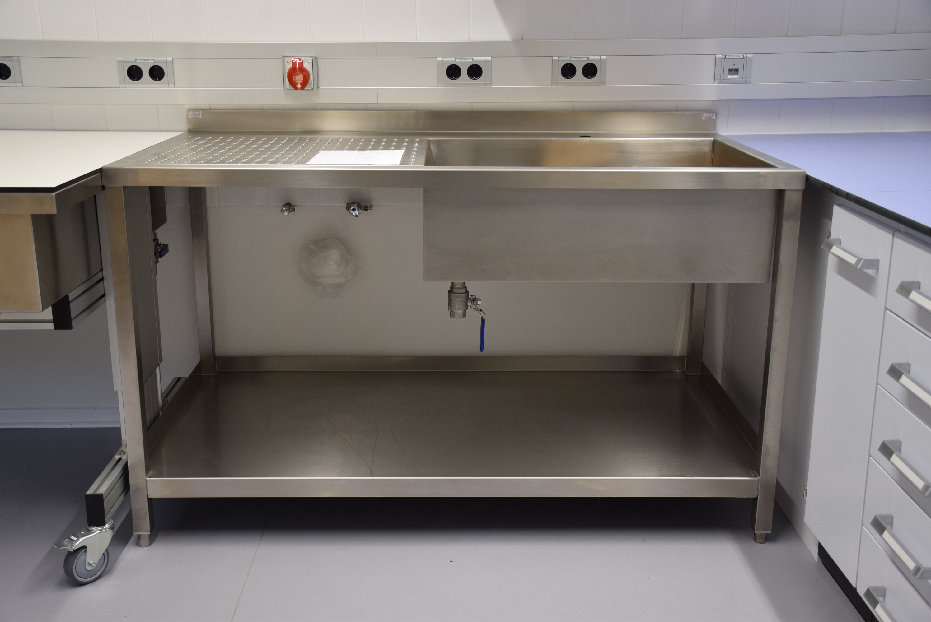 Waschwanne mit Abtropffläche